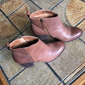 B.P. Cognac leather booties sz 8.5 women
